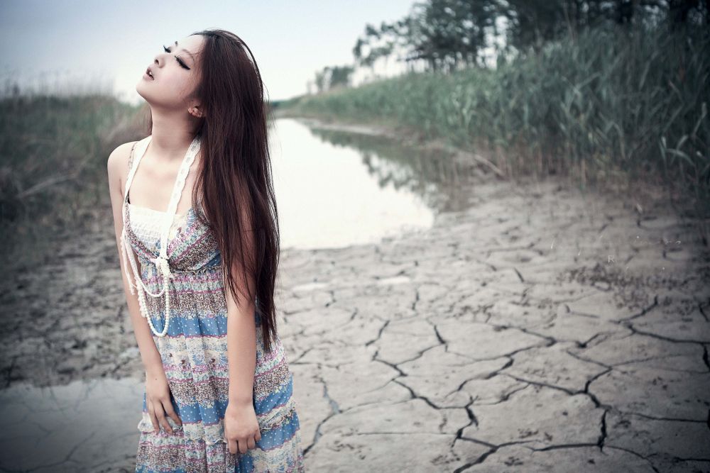 可爱漂亮美女 小清新荒郊外拍
