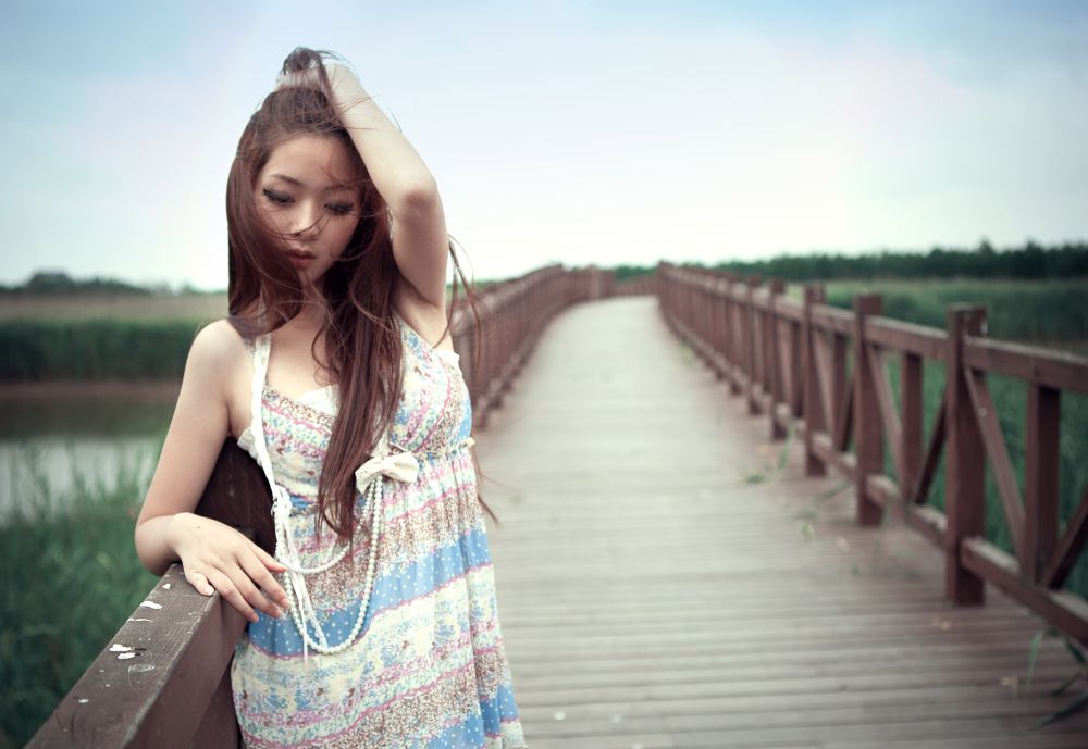 可爱漂亮美女 小清新荒郊外拍