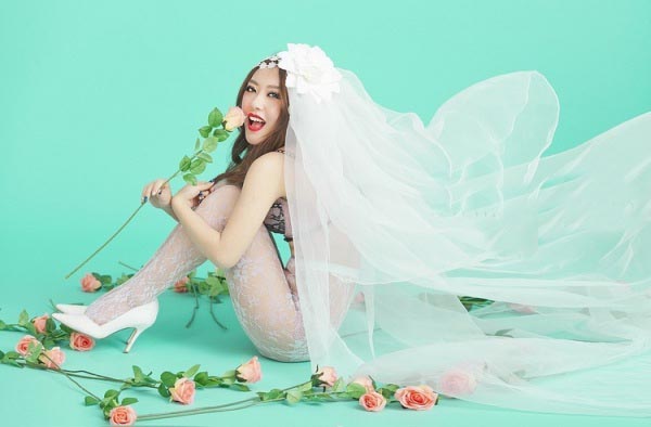 另类婚纱风情写真