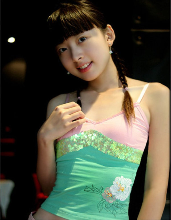 清纯可爱的小美女