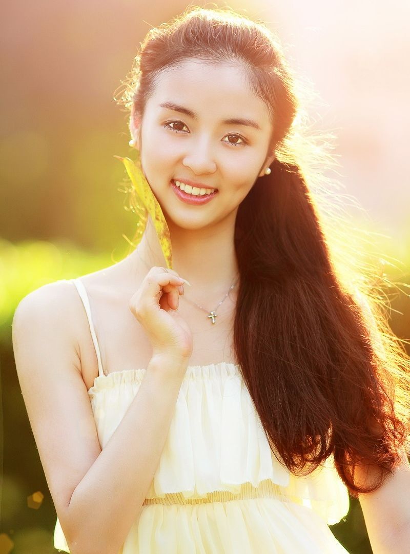 清纯美女彩虹的微笑